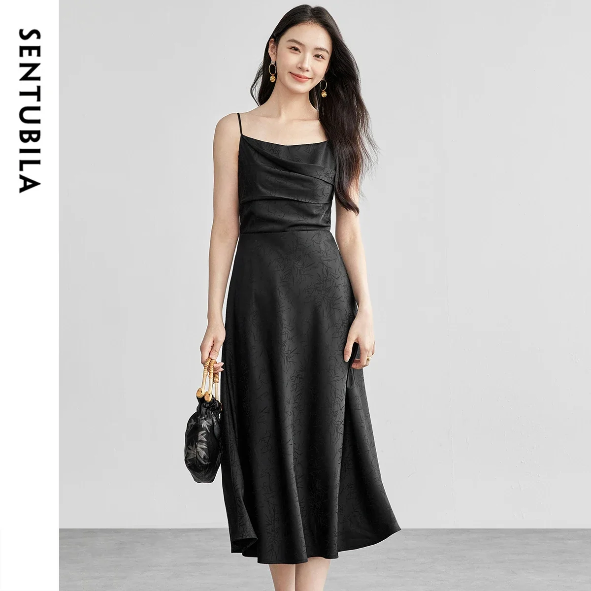 SENTUBILA Zwart Satijnen Slipdress Dames 2026 Lente Herfst Sexy Elegant Feest Chinese Stijl Jacquard Midi-jurken Dames 151L57844