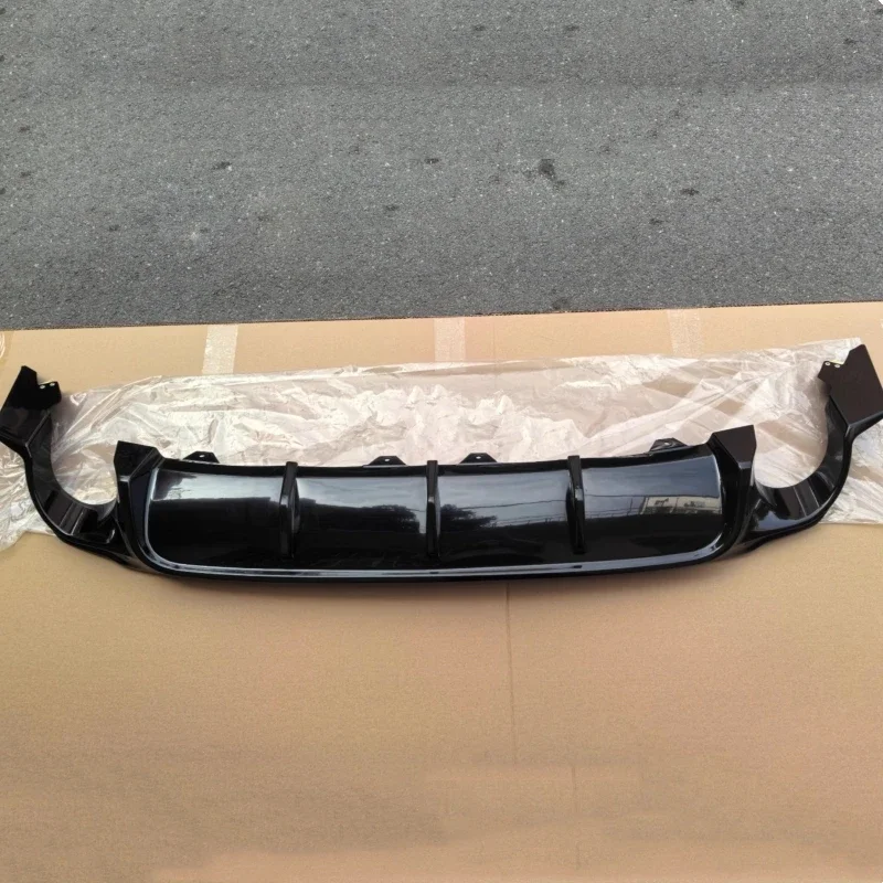 ABS Material Rear Spoiler with Reflectors for Mazda3 Axela Hatchback 1.5L 2.0L 20-24 Modified Rear Lip Car Body Kit