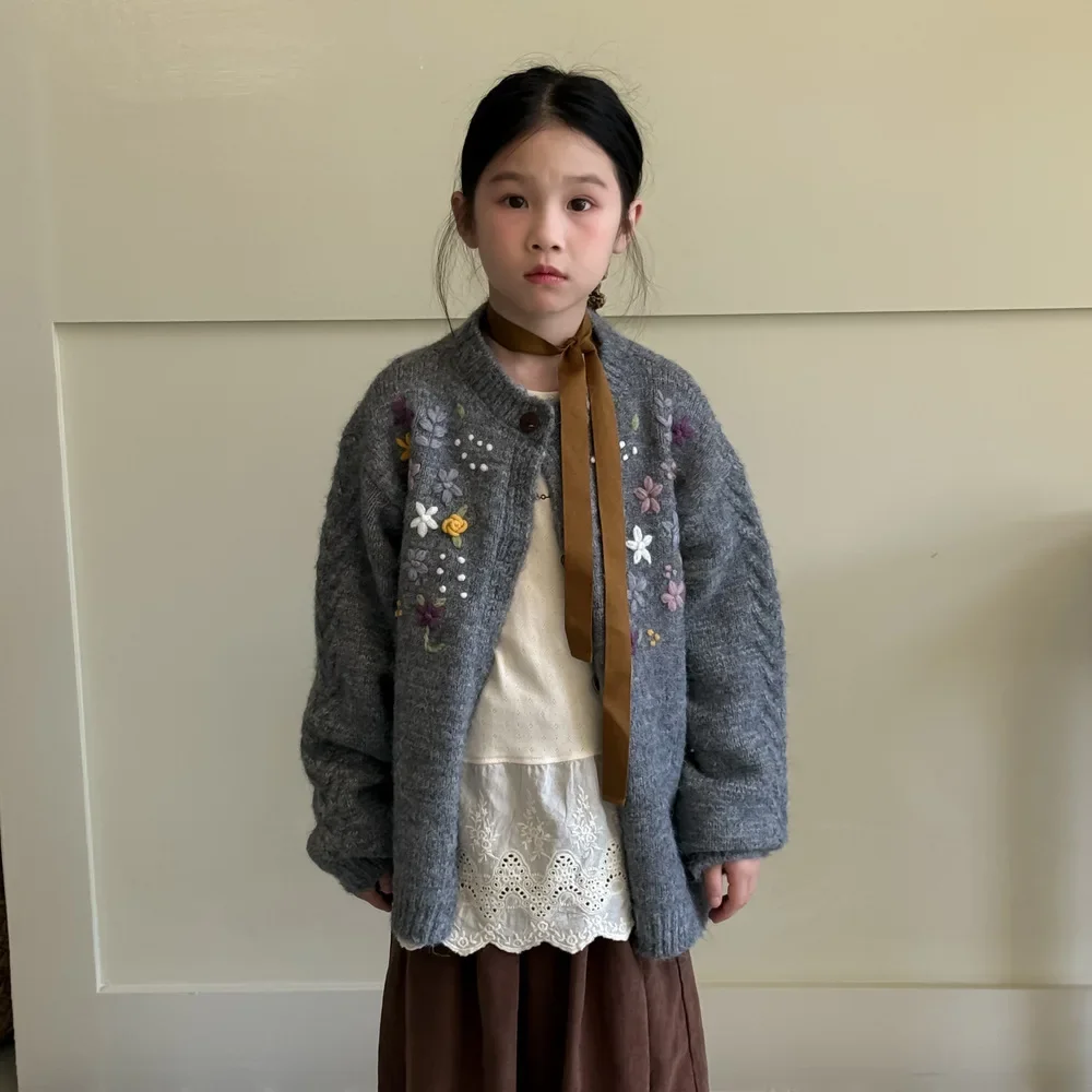

2025 New Autumn Women's Baby Flower Knitted Knitted Cardigan Coat for Children Round Neck Casual Top