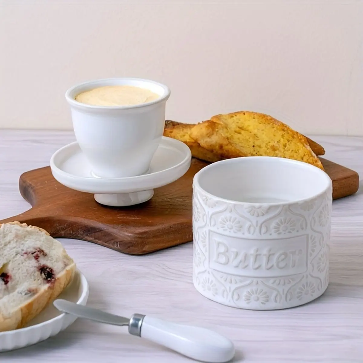 1pc Retro White Glaze Butter Jar with Lid, Home Relief Ceramic Butter Jar, Cheese Storage Jar, Halloween Festival Gift
