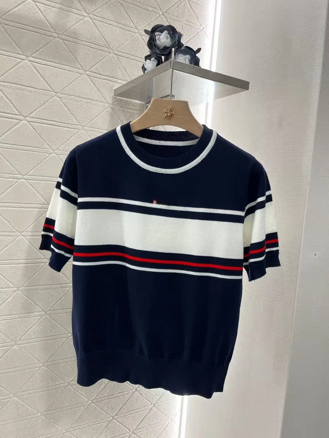 Customized High-End Women's round Neck Striped Knitted Shirt Short-Sleeved Elegant Fashion Top for Professional Settings