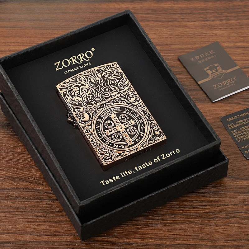 ولاعة الكيروسين الكبيرة من قسطنطين زورو، آلة درع، نقش بستة جوانب مرجحة وموسعة، هدية رجالية راقية