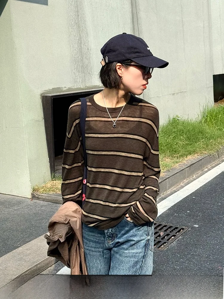 

Bebe Women's Knitted Wool Stripe Top Thin Long Sleeve Loose Fit Base Shirt Casual Style round Neck Regular Length Autumn Wear