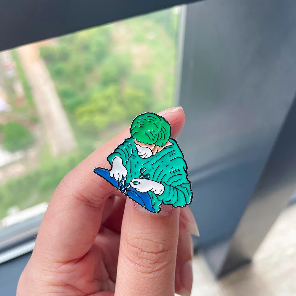Hanreshe Medical Surgery Enamel Doctor Brooch Pins Lapel Backpack Badge Creative Jewelry Gifts for Nurse Medicine Student