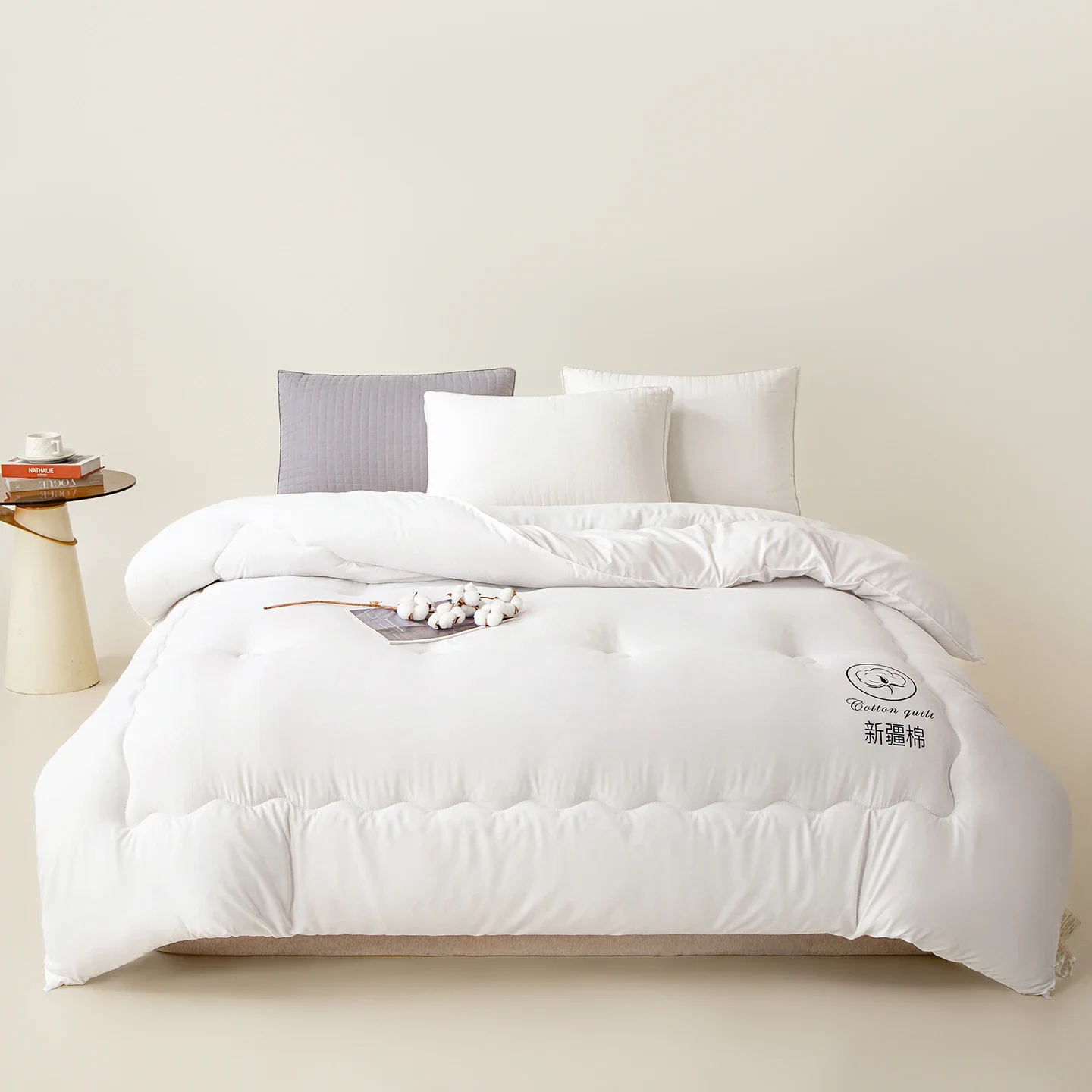 Solid Color Thick Fluffy Winter Comforter Cotton Filled Warm Quilted Duvet Insert Soft Autumn Winter Quilt for Single Double Bed