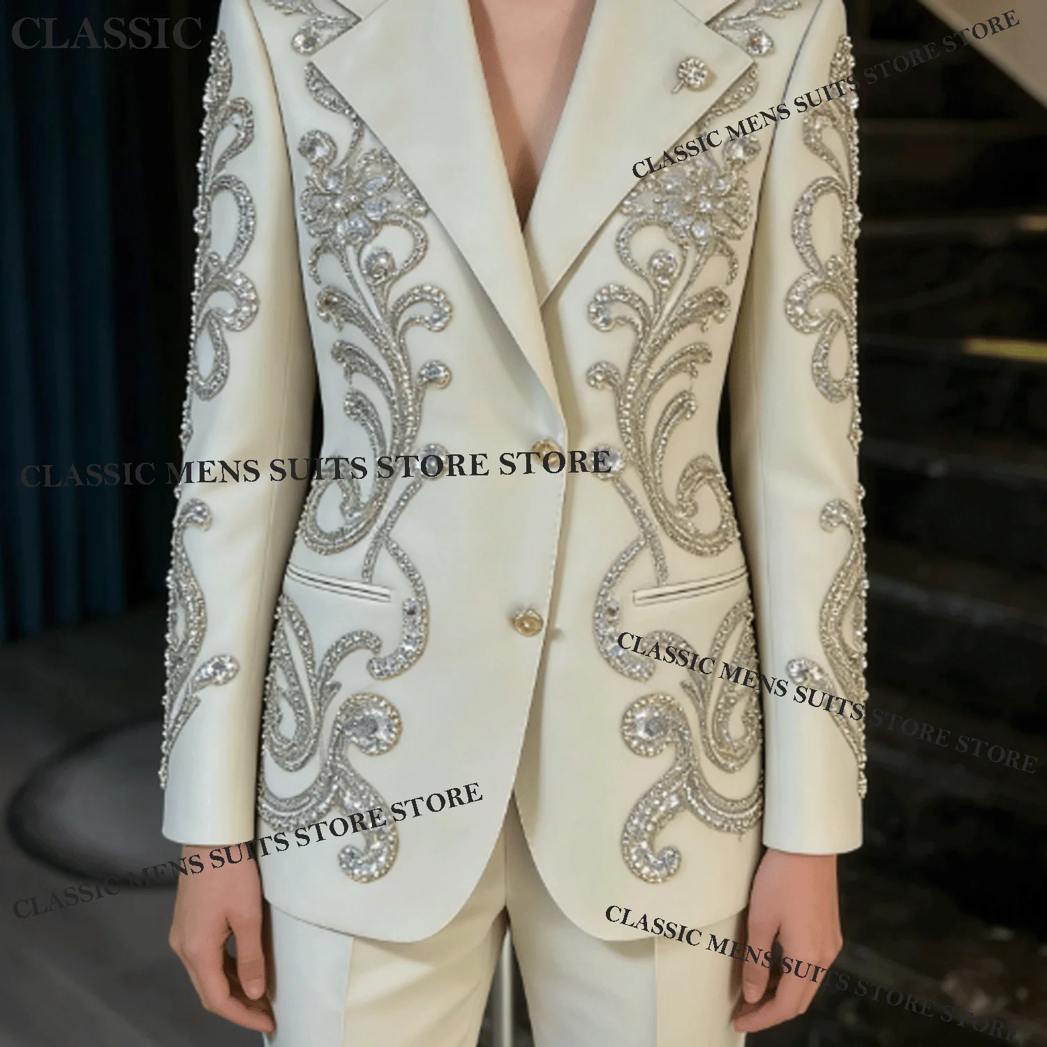 

Эксклюзивный мужской костюм с пайетками и драгоценными камнями для свадьбы, выпускного вечера, торжественных мероприятий. Роскошный блейзер и брюки, 2 предмета, приталенный крой.