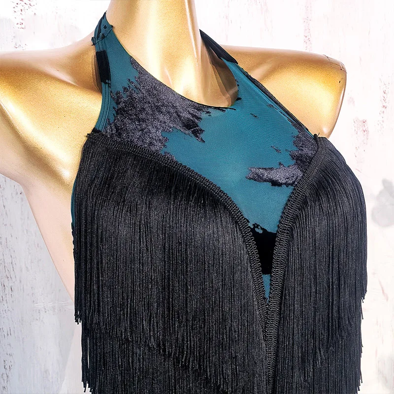 ชุดเดรสเต้นลาตินสีดำแบบเซ็กซี่ประดับพู่สำหรับผู้หญิง ชุดแสดงแบบผูกคอ ซัมบ้า ซัลซ่า ชะชะ ชุดเต้นรำลาติน VDL4780