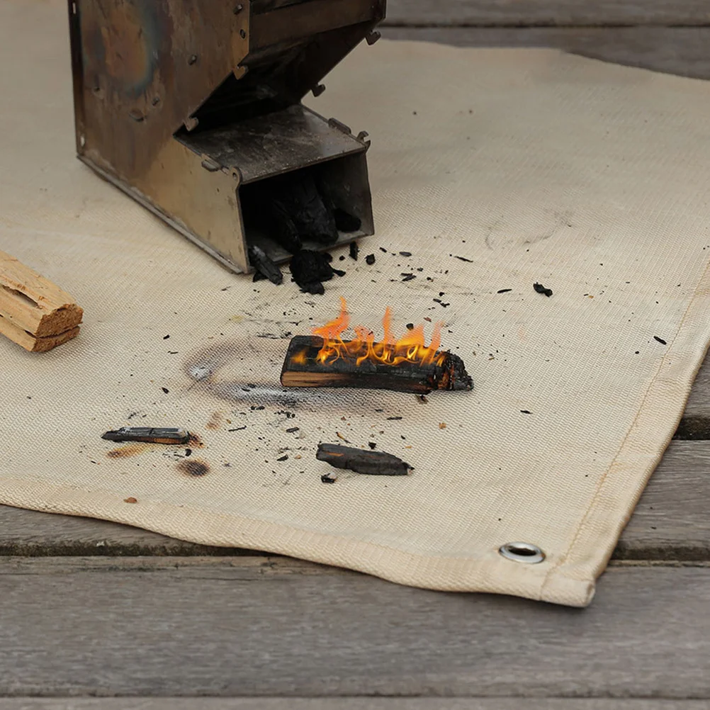 

Outdoor Fireproof Blanket Fiberglass Fabric Welding Mat Flame Retardant Insulated Ground Cover for Camping Welding Safety