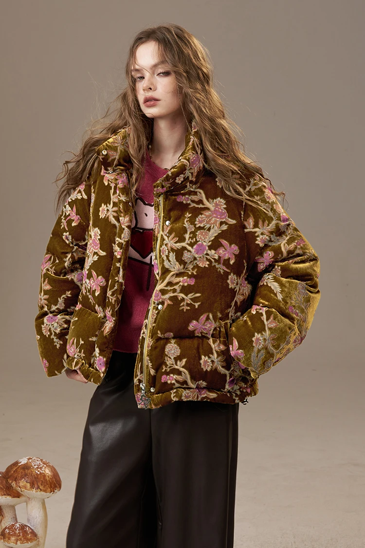 ELFSACK 2025 Women's Winter Down Jacket, Retro Floral Embroidery Stand Collar Puffer Coat, Romantic Thick Warm Padded Top