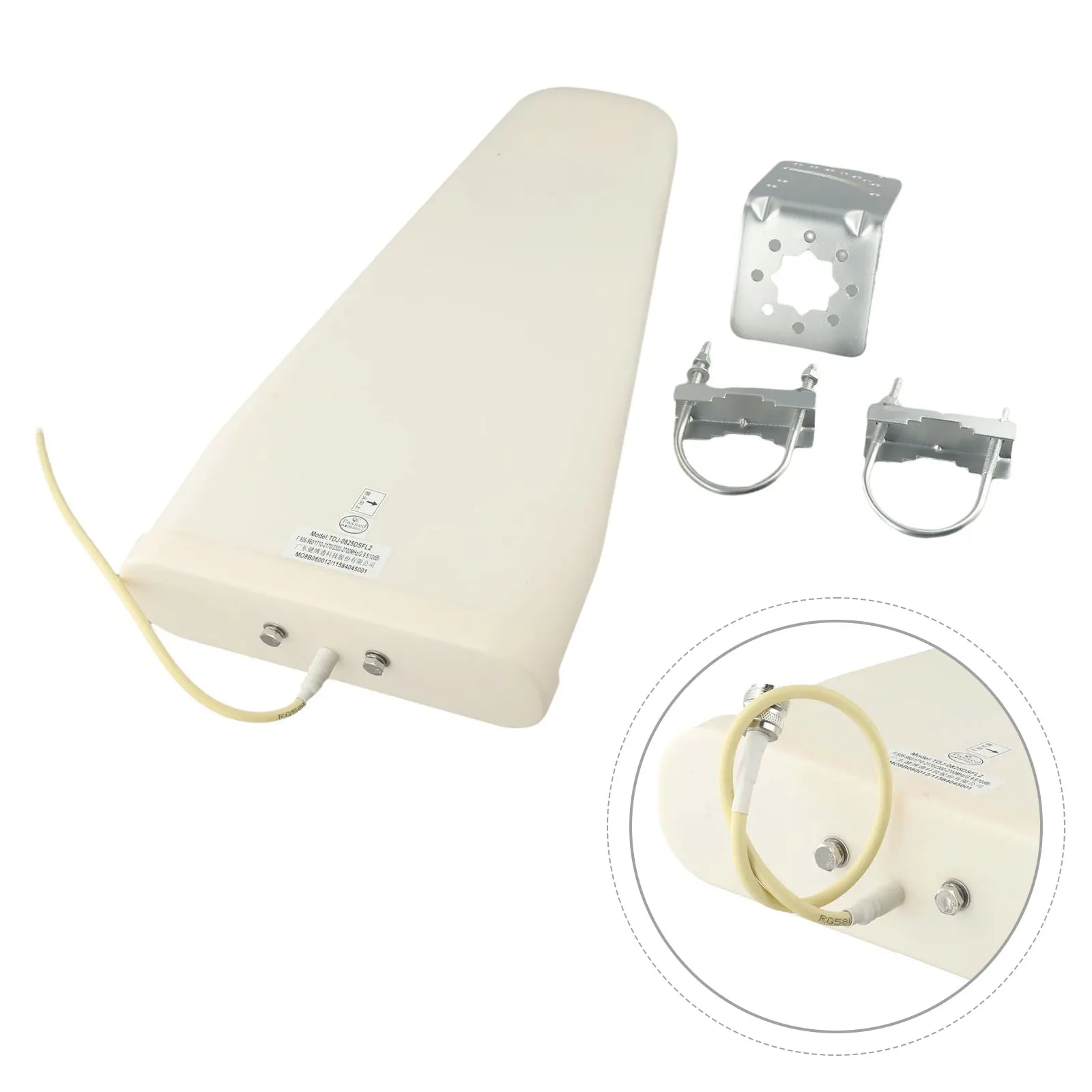 Directional Wireless Antenna Operating at Frequencies Between 800 and 2700MHz Featuring a Sturdy Build for Outdoors