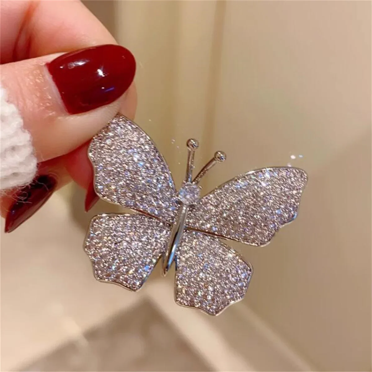 1Pc Fashion Butterfly Brooch Romantic Trendy Women's Jewelry Accessories Skirt Suit Coat Pin Party Birthday Luxury Style Gift