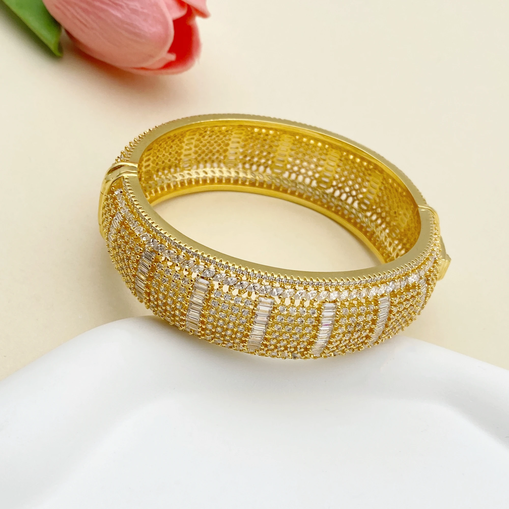 

JRH Flora Роскошные дизайнерские комплекты ювелирных изделий для женщин Позолоченный свадебный браслет Кольцо на юбилей