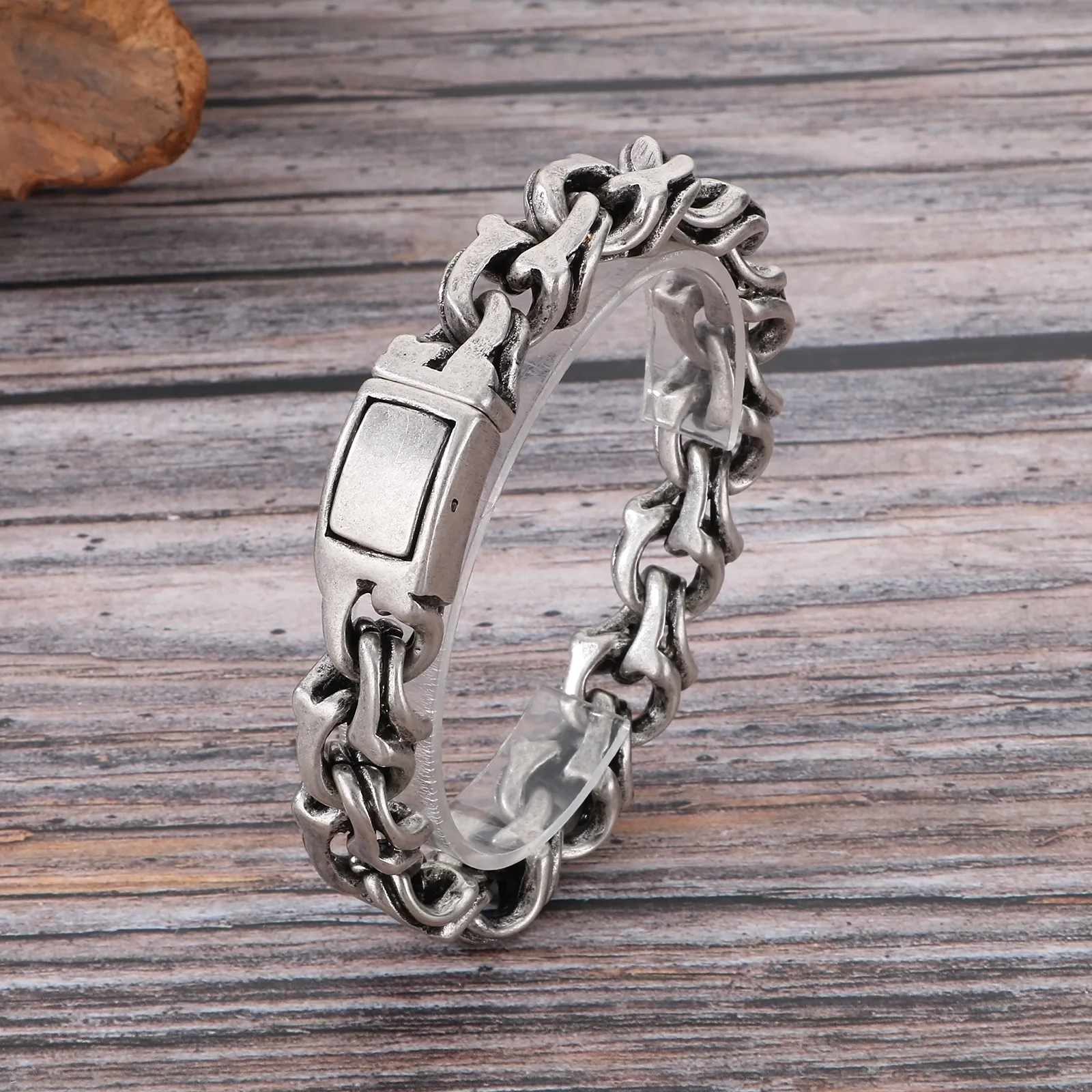 Chunky Chain Bracelet for Men On Hand Jewelry Polished Antique Silver Color Stainless Steel Best Gifts for Friends