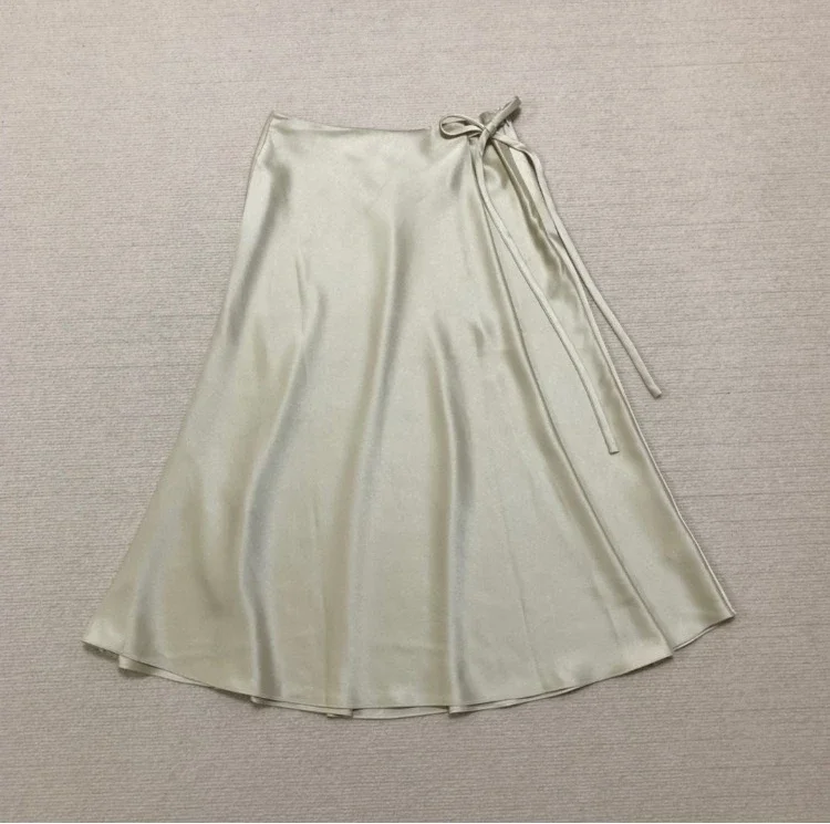 

Elegant Casual Satin Black Beige Navy Blue 2024 Spring Woman Skirt