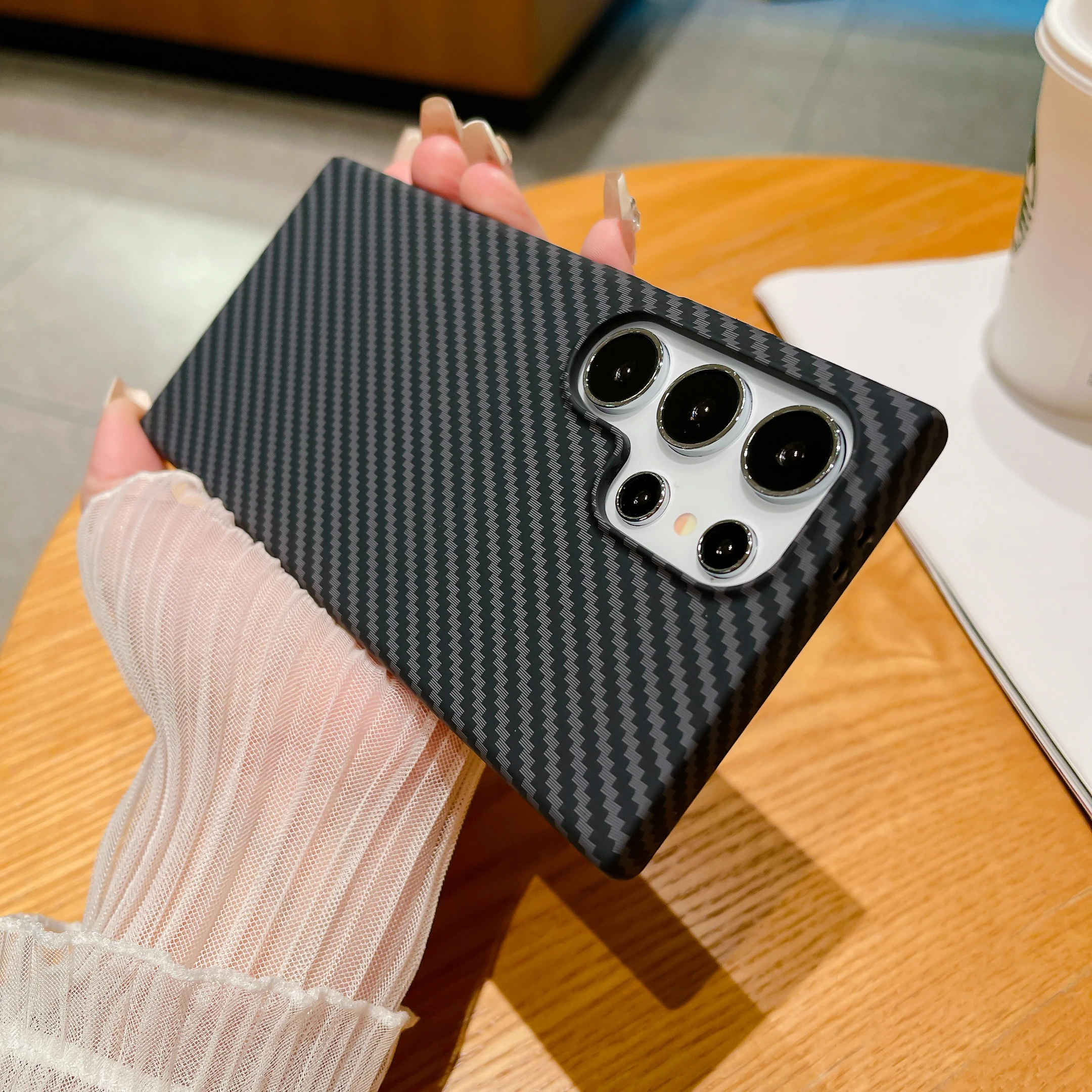 Ultra Thin Carbon Fiber Textured Phone Case For Samsung Galaxy S24 S23 S22 Note 10 Plus Note 20 Ultra Shockproof Hard Back Cover
