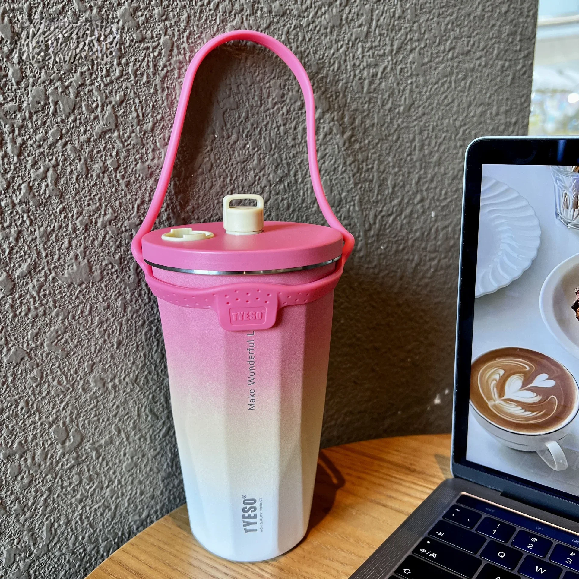 

600ml new thermos cup gradient color with straw for men and women, high value and simple tyeso ice bully cold coffee cup