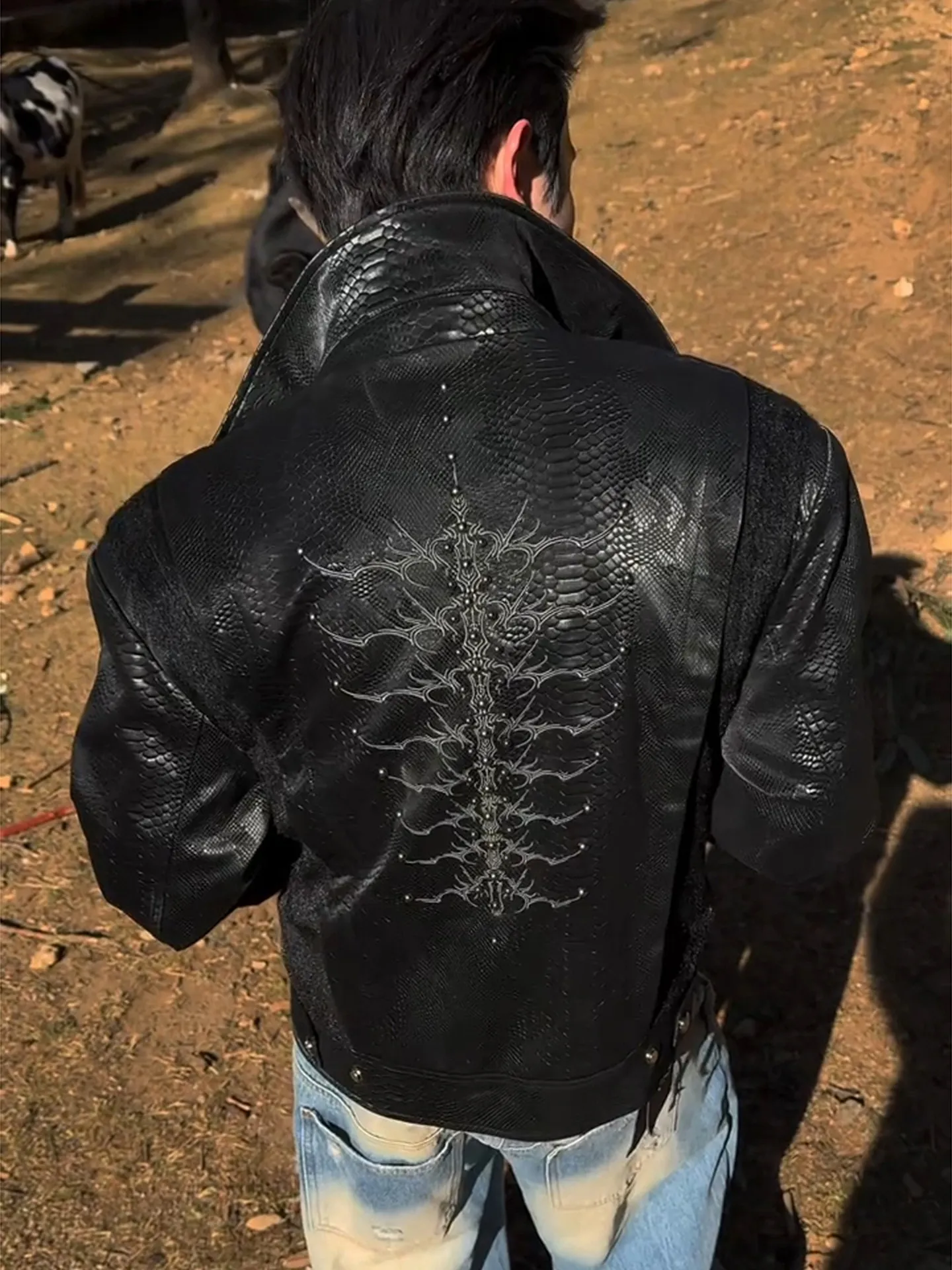 Heavy Embroidery Snake Skin Pattern PU Leather Jacket Short Style Men's Fashion Outerwear Casual Flip Collar Zipper Closure