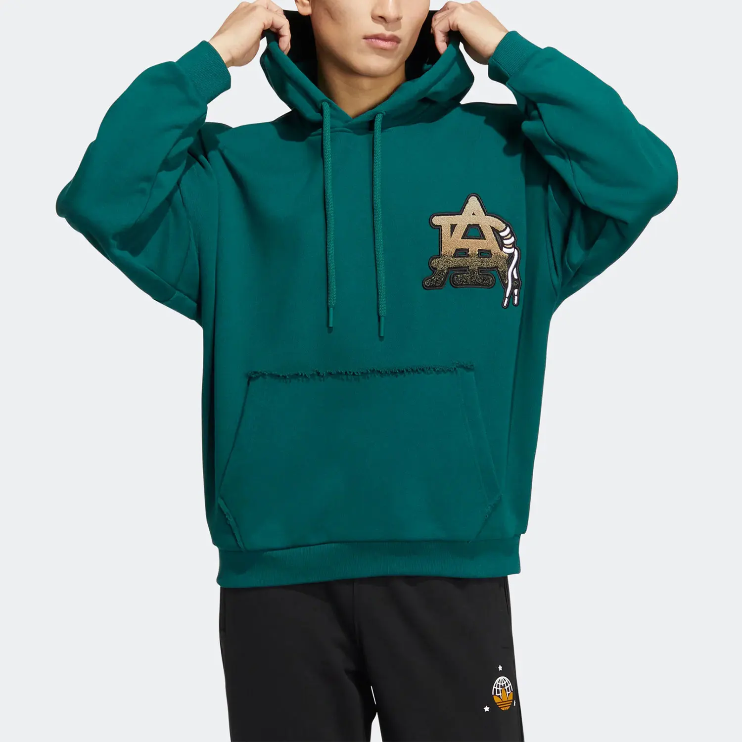 sudadera-con-capucha-deportiva-e-informal-para-hombre-de-adidas-con-el-logotipo-original-en-forma-de-trebol-y-bordados-modelo-hs7286