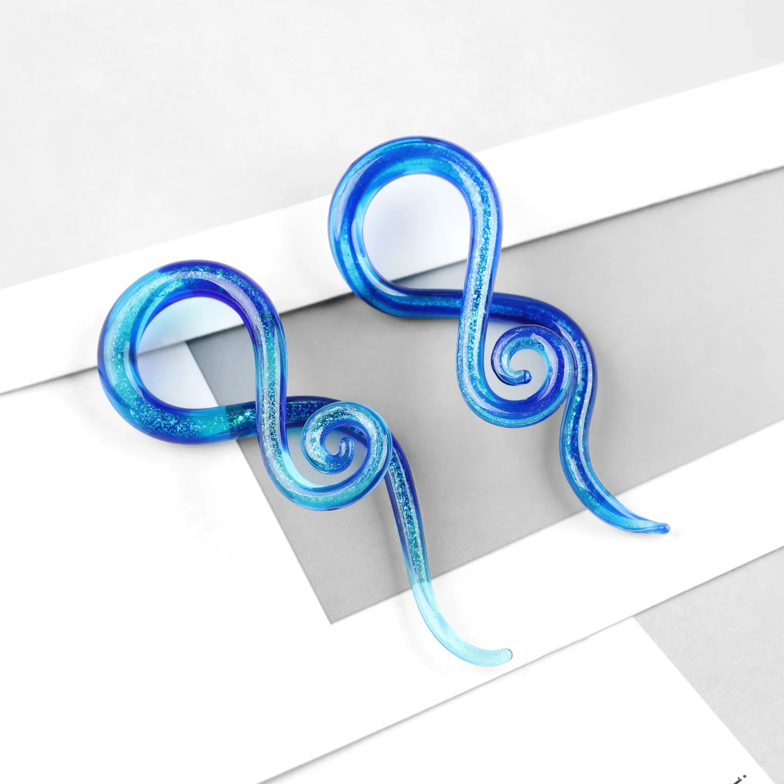 1pc Transparent Glass Ear Expander Nine Shaped Spiral Helix Piercing Tunnels for Ears Blue Earrings Creative Piercing Jewelry