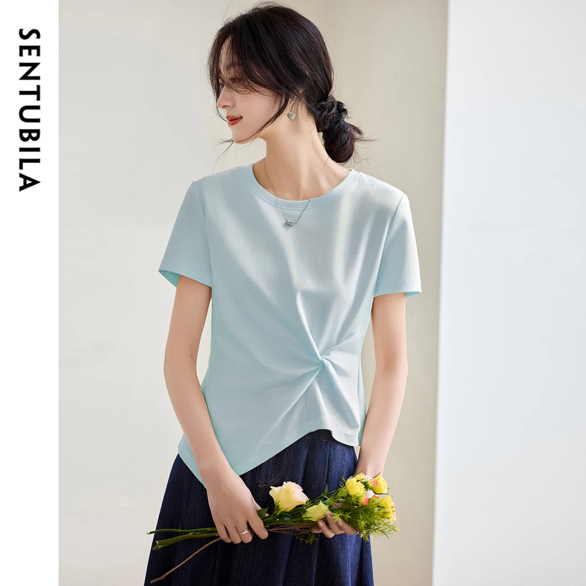 SENTUBILA ผู้หญิง 2025 ฤดูร้อนเสื้อยืด 100% Cotton Casual แขนสั้นอินเทรนด์ Kink Design TEE ไม่สม่ําเสมอ Hem เสื้อผ้า 152T80136