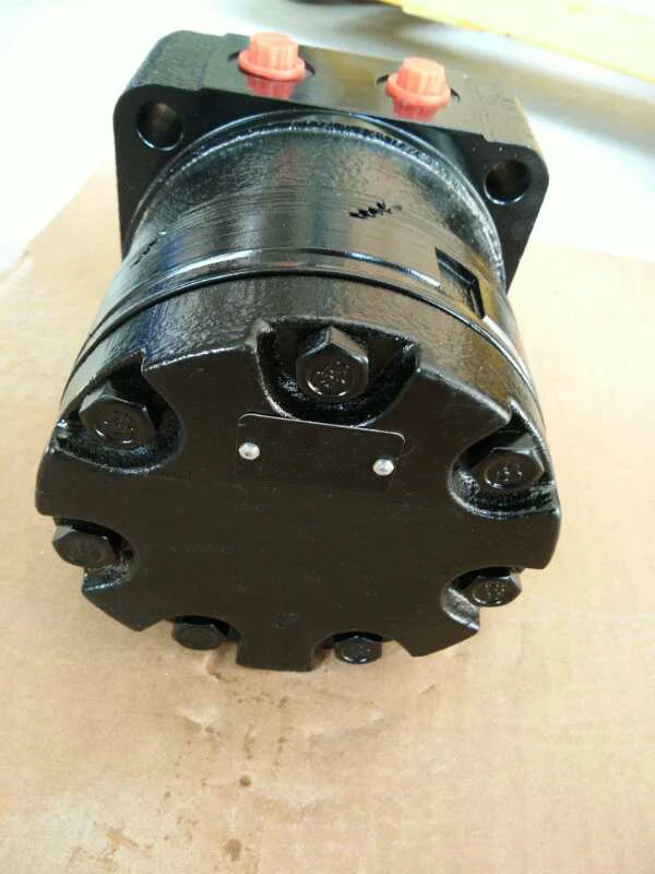 MAXRAY Model 530375T3531 Skid Steer Loader Dust-Free Sweeper Hydraulic Motor Construction Machinery Part with 1 Year Warranty