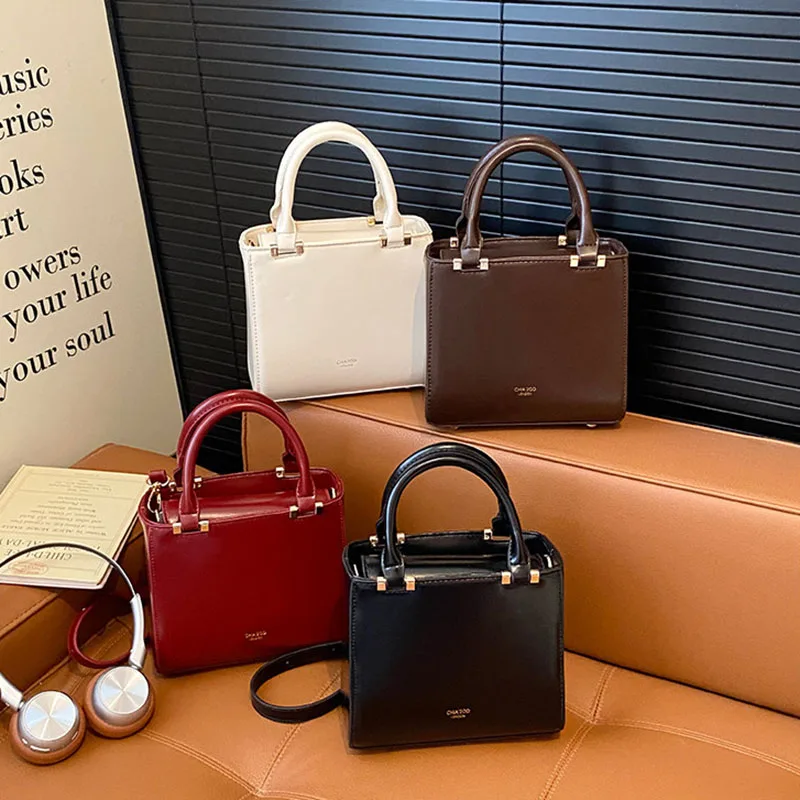 

Женская текстурированная квадратная сумка через плечо, корейские простые новые сумки на плечо из синтетической кожи, модные роскошные дизайнерские женские сумки