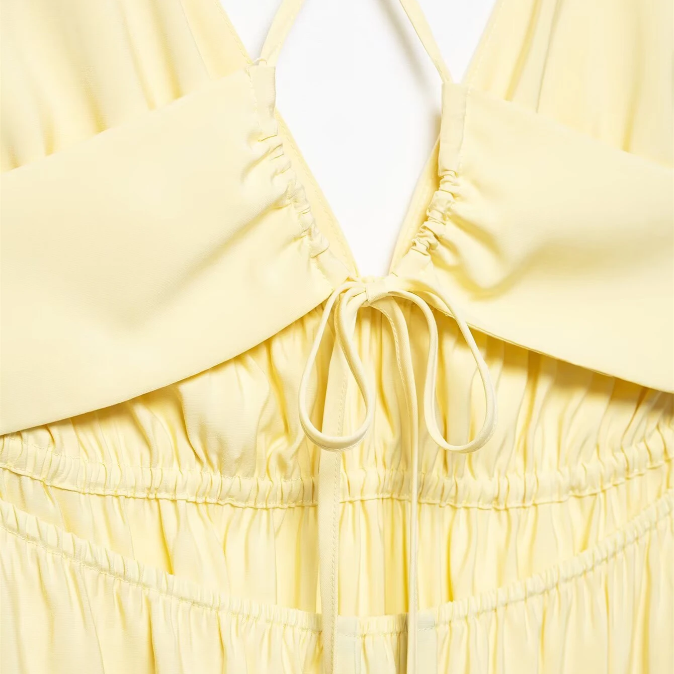 KEYANKETIAN 2025, Sommer, neuer Urlaubswind, aushöhlen, Bandage, rückenfrei, Slip-Kleid, Strandmode, sexy Damen-Satin, A-Linie, MIDI-Kleider