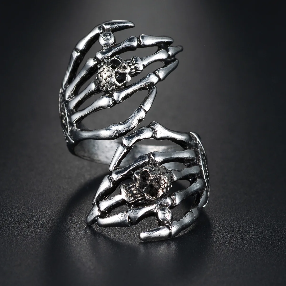 Full Body Skeleton Skull Ring Men and Women Hip Hop Rock Dark Hug Open Ring Demon Punk Gothic Biker Jewelry Halloween Gifts