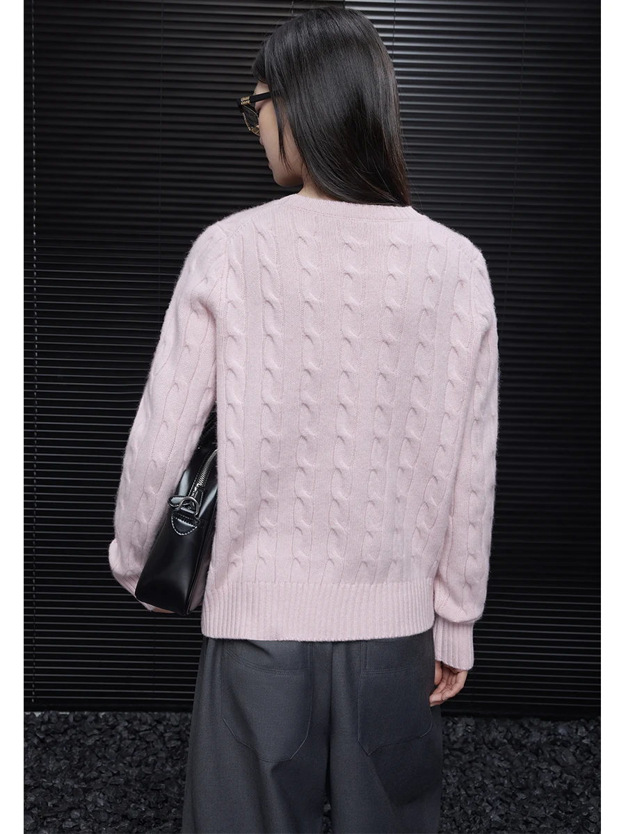 Pink knitted cashmere sweater female 2025 autumn and winter new loose lazy wind design sense niche.