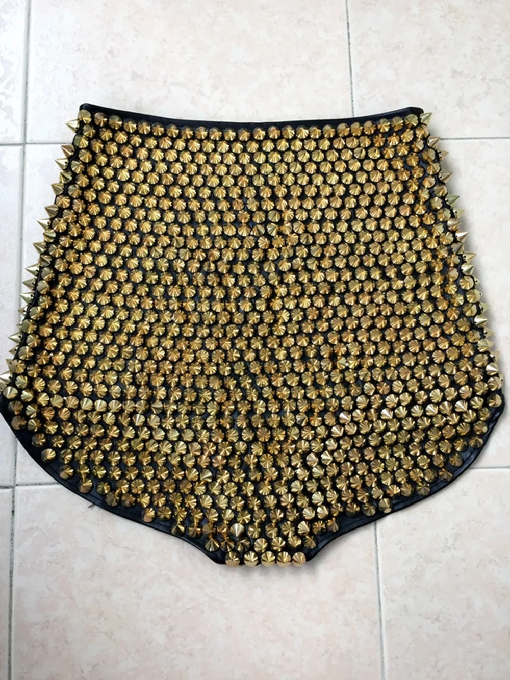 Nowy klub nocny Bar DS Singer seksowny bardzo gęsty wierzbowy gwóźdź wysokiej talii krótkie spodnie skórzane moda damska odzież sportowa