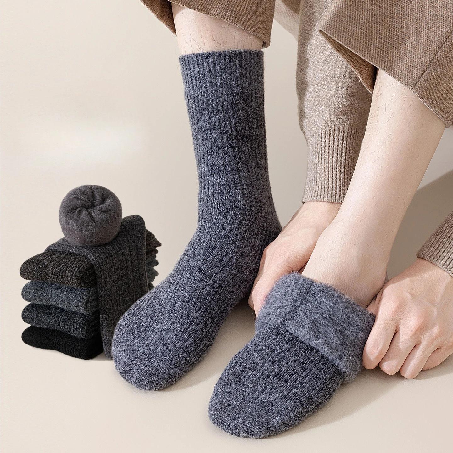 

Autumn and Winter Wool Socks Ultra-thick Warm Medium Tube Socks Men's Business Style Thickened Velvet Medium Tube Socks