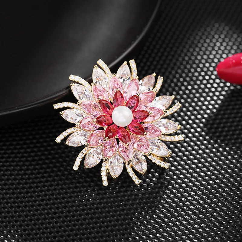 Top Quality Luxury Zircon Flower Lapel Pins Badges Noble And Elegant Dubai Arab Brooches for Women Celebration Dress Accessory