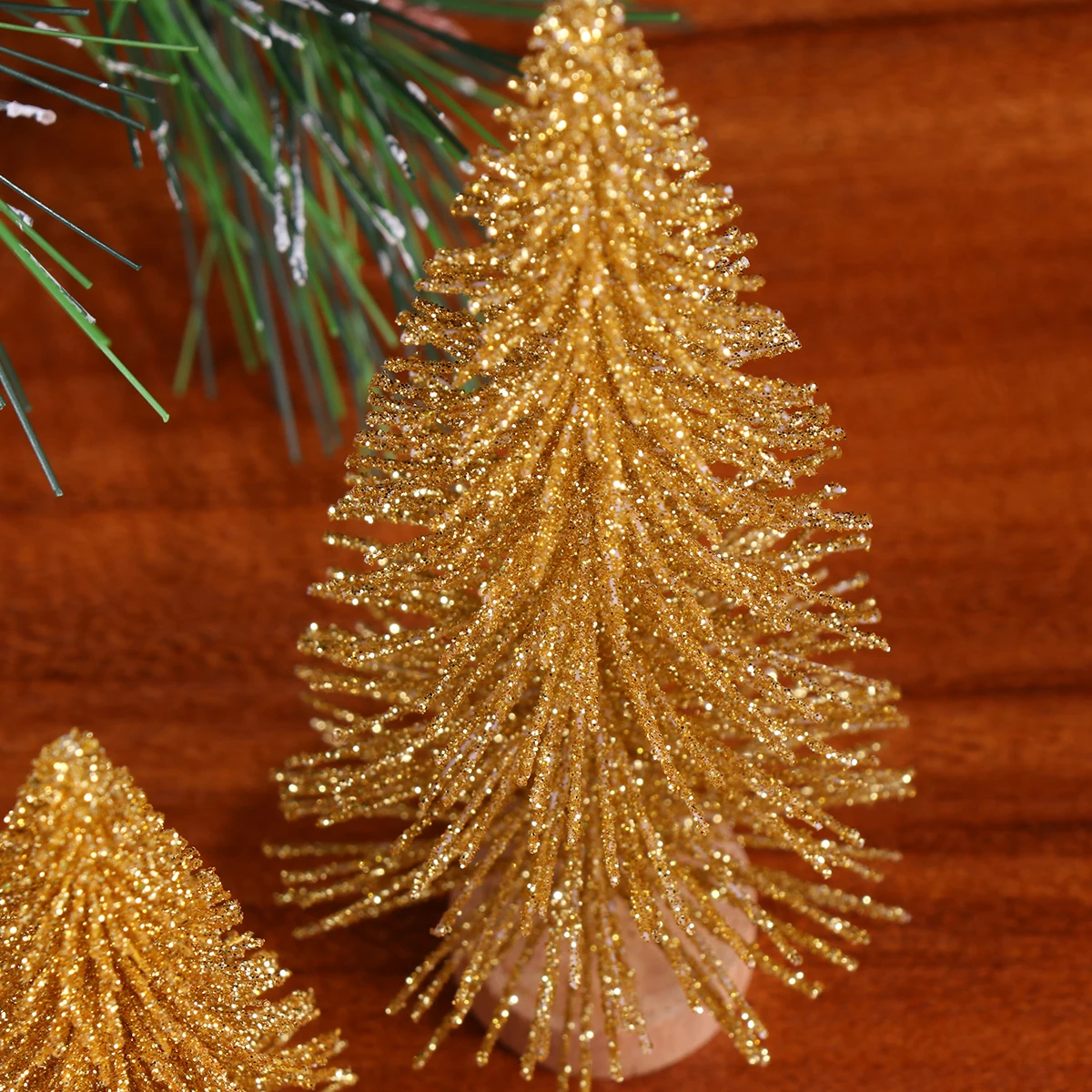 

48pcs Mini Christmas Tree Set 4 6 7cm 8 5cm 12 5cm Red Gold Silver Decor Desktop nament