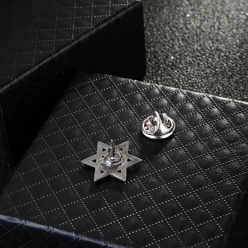 Exquisite Star of David Brooch Men\'s Six Pointed Star Suit Lapel Pin Jewish Charm Amulet Badge Jewelry Christmas Gift