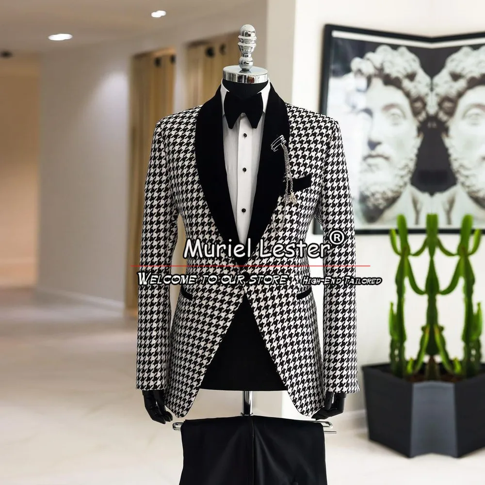 

Chic Men Suits White/Black Plaid Check Groom Tuxedos 2 Pieces Black Notch Lapel Jacket Pants Costume Homme Pour Mariage Dress