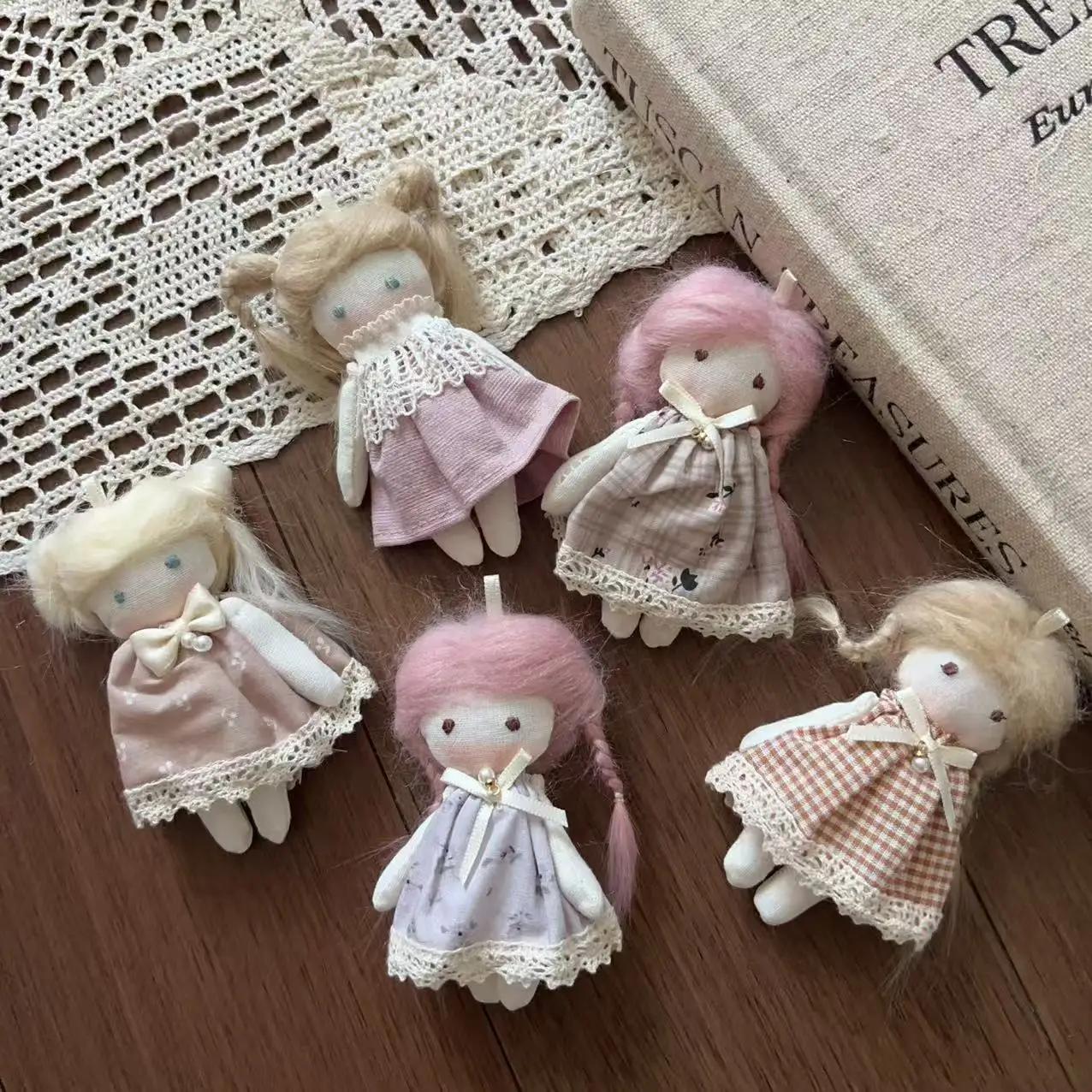 New Fabric Sweet Floral Plaid Girl Doll Hair Clip Brooch Pin Keychain Pendant for Clothing Embellishment Premium Quality