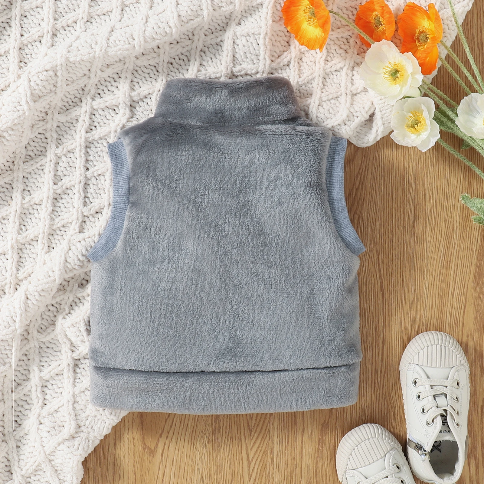 Unisex Plush Vest Jacket for Baby Boys And Girls Autumn Winter Season Sleeveless Outerwear for Toddlers
