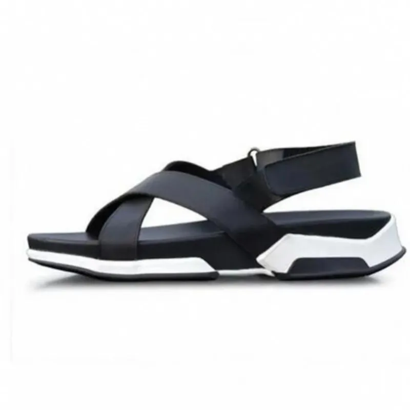 Men Summer Sandals Flat heel Genuine leather Leisure Beach Gladiators Mens Shoes