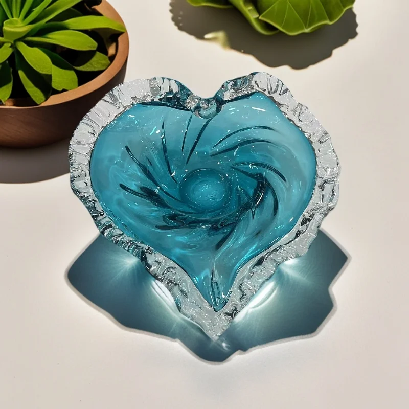 Modern Luxury Blue Heart-shaped Ocean Heart Glass Fruit Plate For Home Living Room Tabletop Decoration
