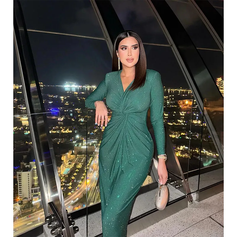 Elegant Green Evening Dresses V Neck Long Sleeves Muslim Prom Dress Front Split Glitter Special Occasion Formal Dress for Women