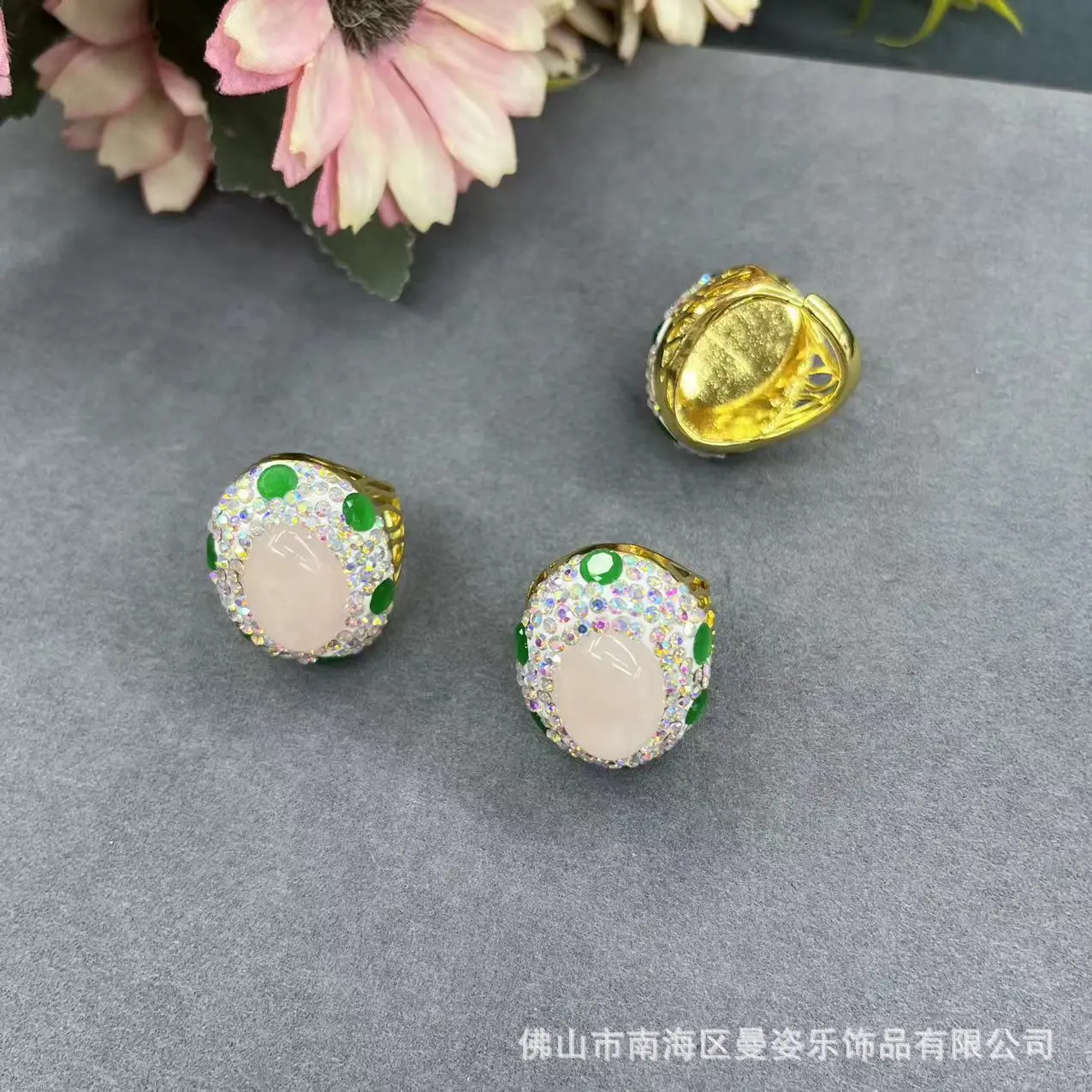 Natural raw ore powder crystal, set with emerald fashion personality handmade full ring, supply wholesale ring