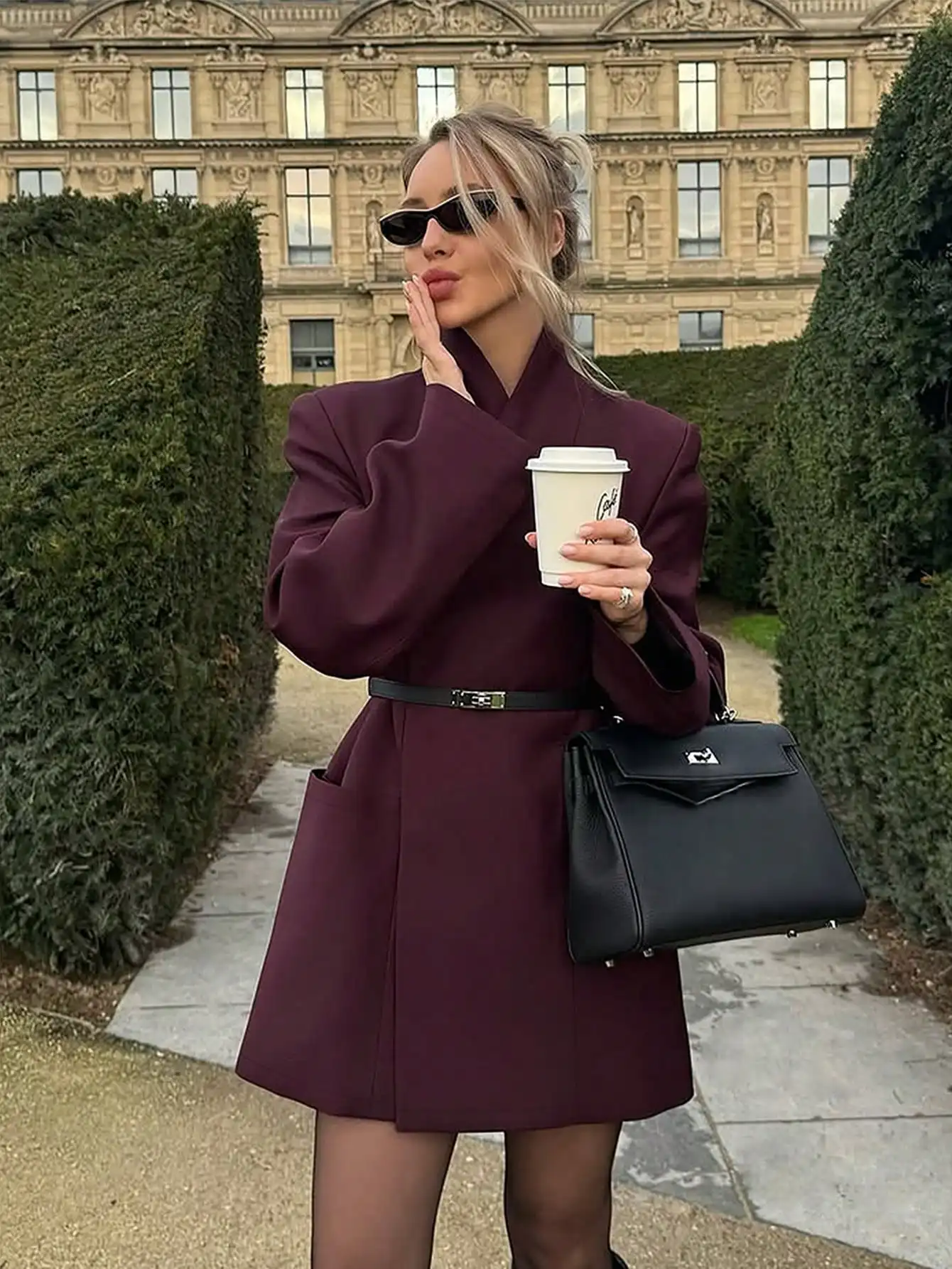 

Женское бордовое платье-жакет с V-образным вырезом, поясом и карманами, осень-зима