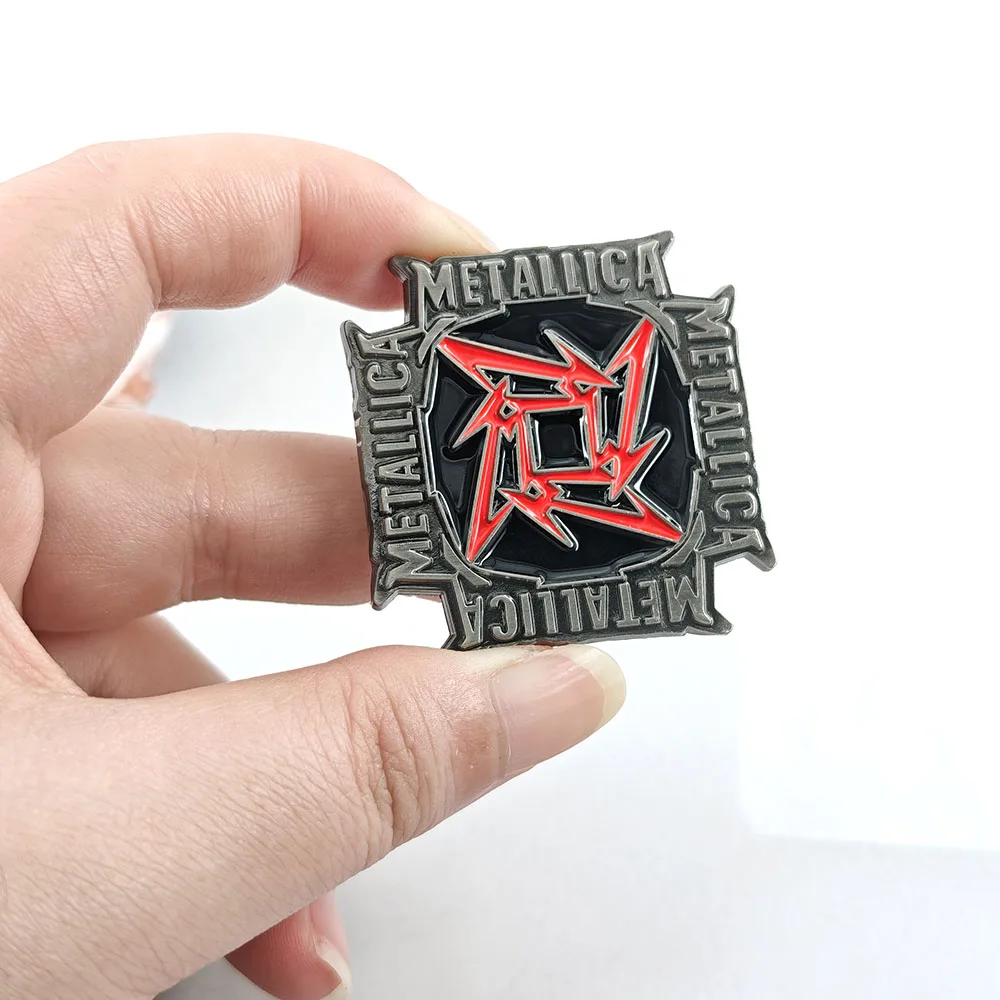 Metallica Enamel Pins Heavy Me - Heavy Equipment Logo 评论和价格