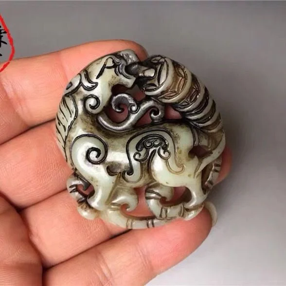 Play Natural stone carving immediately rich old jade natural xiu yu zodiac horse pendant