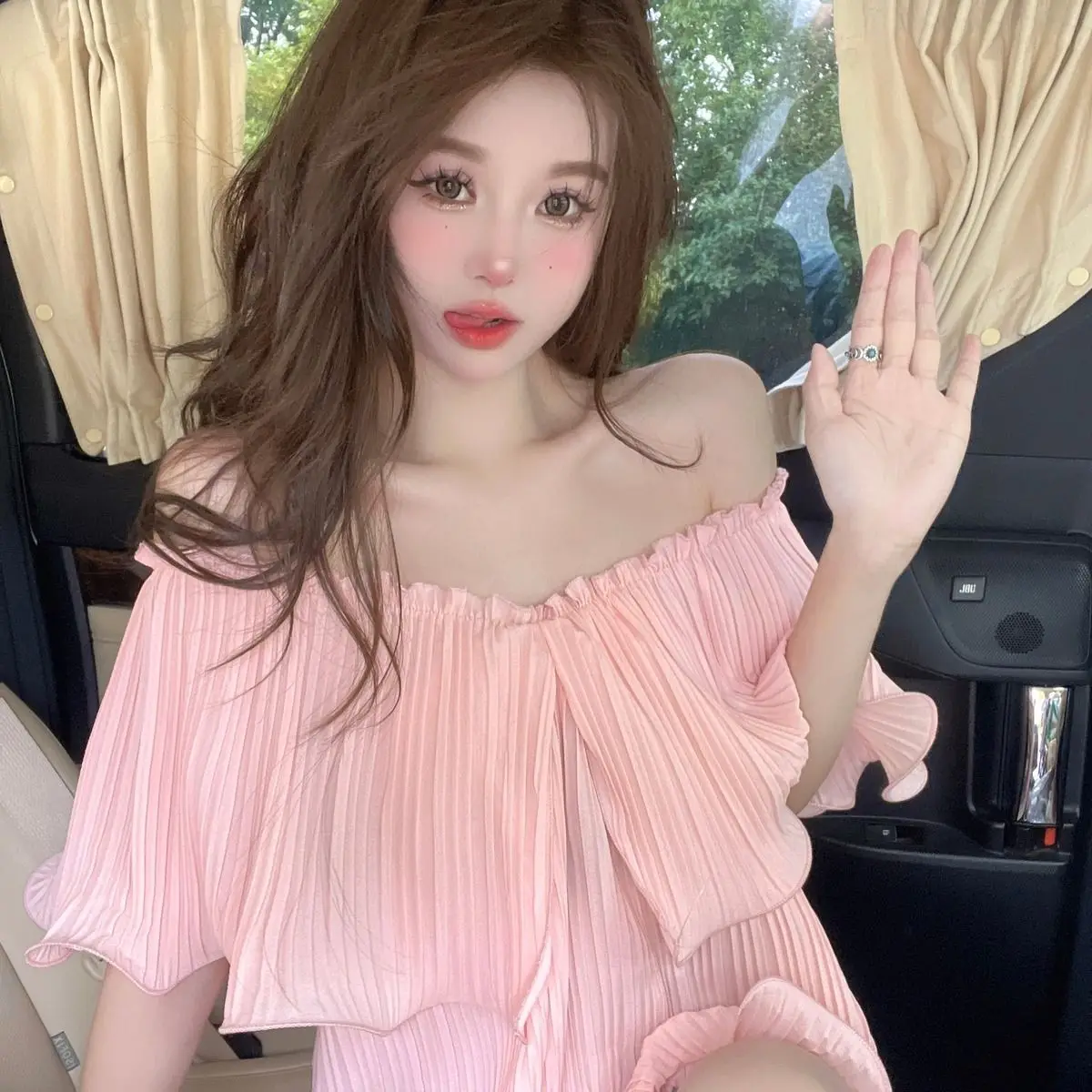 

Gagaok 2026 Новая французская летняя женская блузка с рюшами, уникальный дизайн, шикарный топ с открытыми плечами, соблазнительный топ на одно плечо