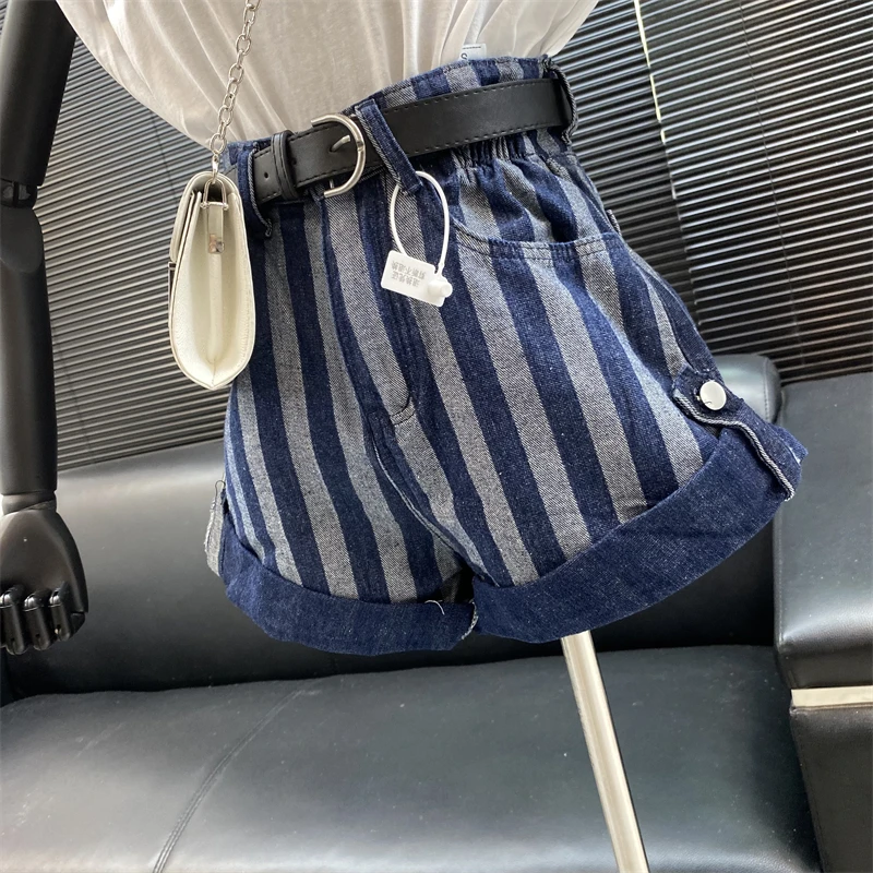 Belt!New fashion Designer new style Famous brand Zebra stripes edge curl Denim shorts High waist Versatile Loose short