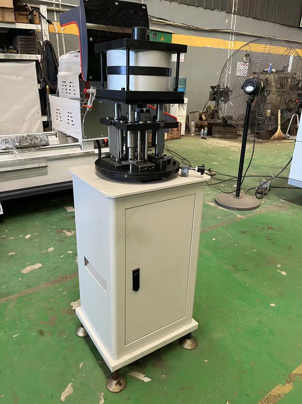 New Construction Aluminum Profile Lock Hole Punching Machine PVC UPVC Doors Windows Featuring Core Motor PLC Engine-Bearing