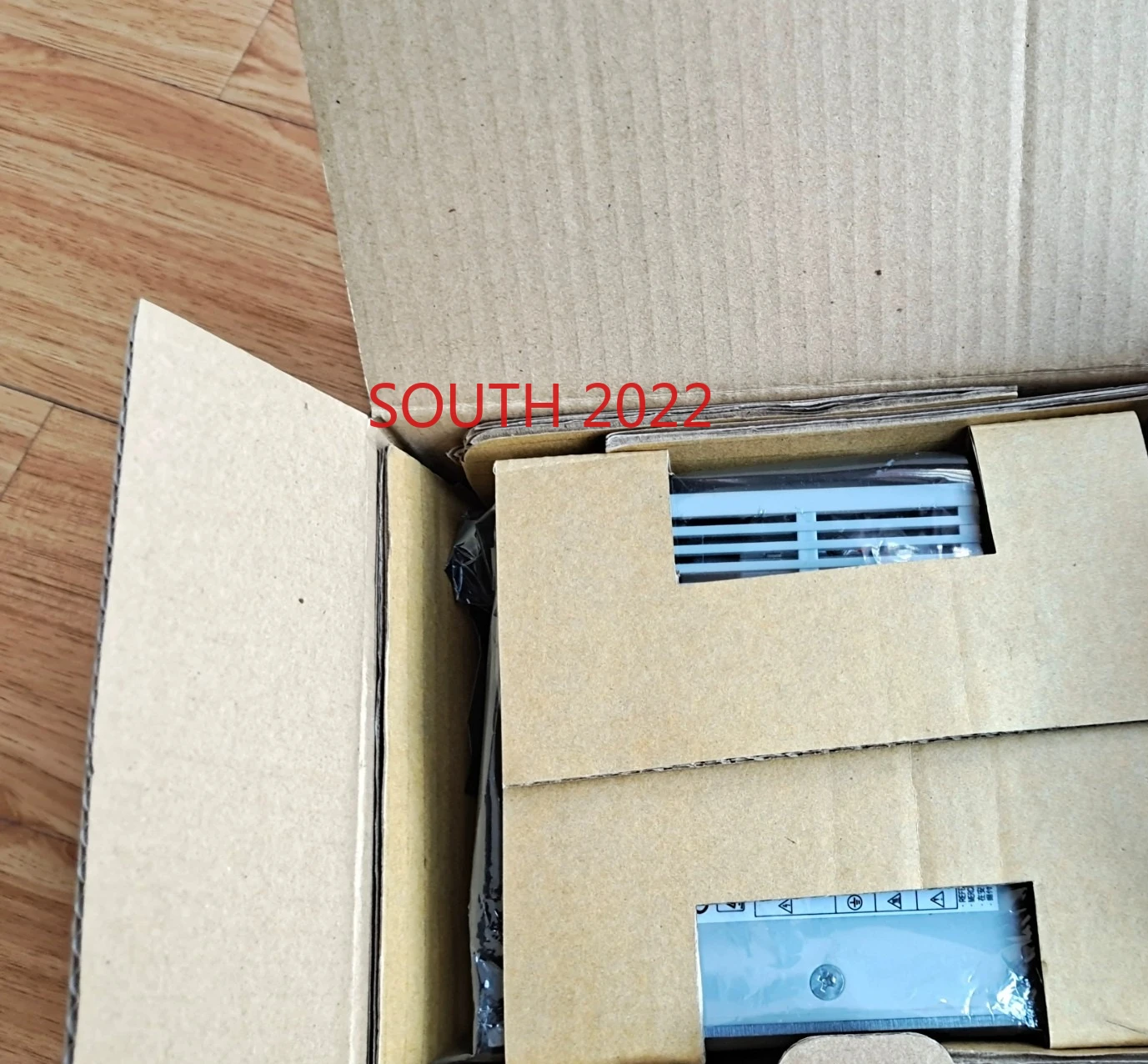 NEW in Box MR-J2-10CT MR-J2-20CT MR-J2-40CT MR-J2-60CT MR-J2-70CT MR-J2-100CT MR-J2-200CT Servo Driver