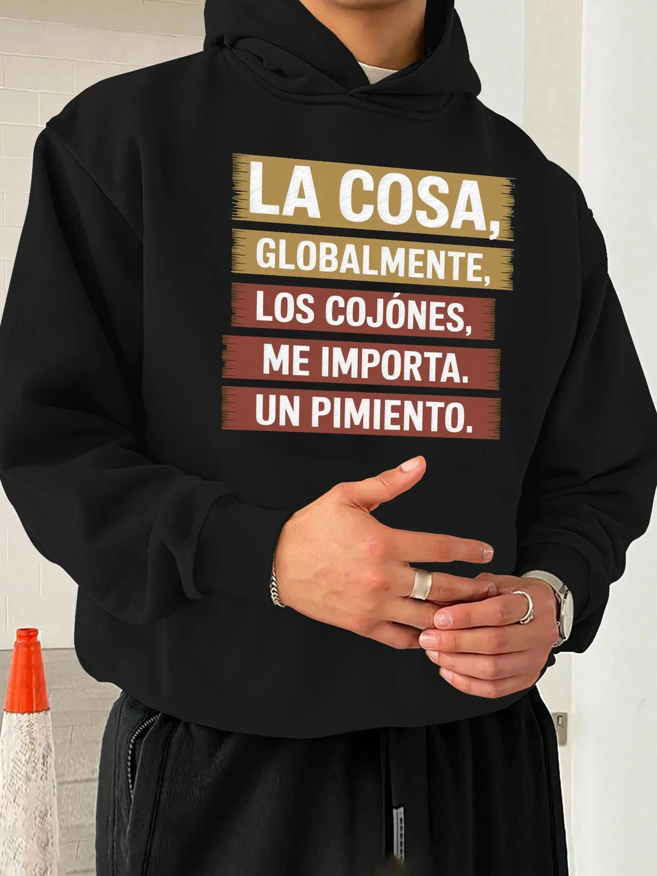 

Large-sized men's hooded sweatshirt - Casual Spanish quote font, loose fit, long sleeves, "La Cosa Globalmente" design
