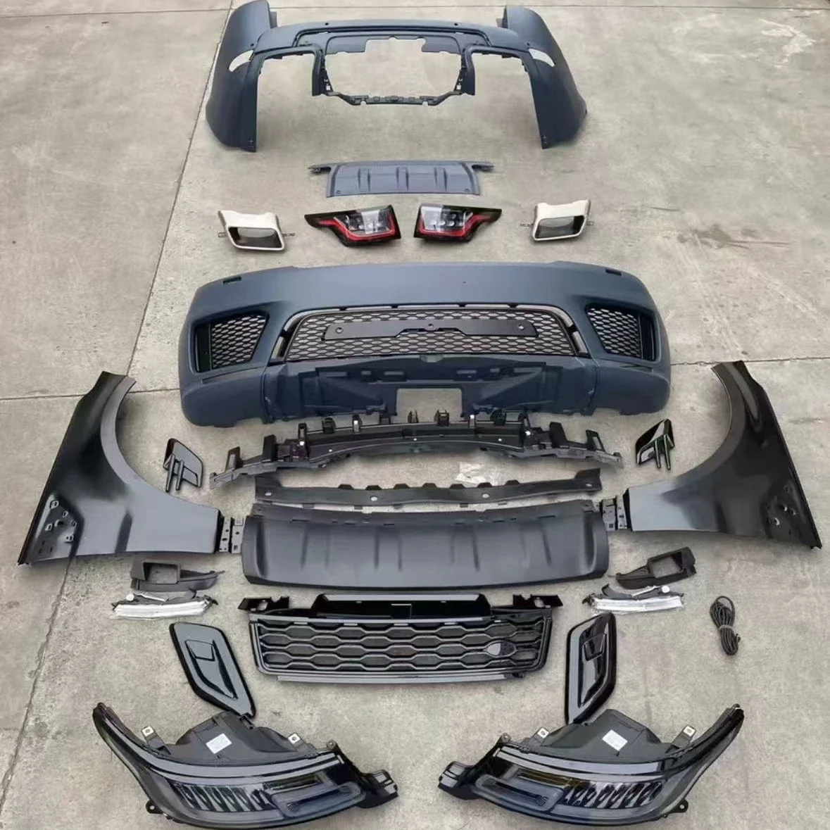 For Executive SVR Body Kits Surround Four-Eye Headlight Assembly Upgrade Compatible 2017 Models Exhaust Front Bumper